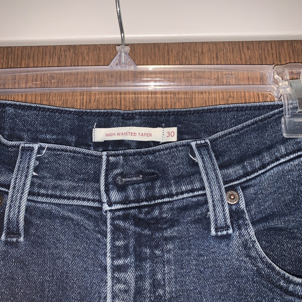 Women's Levi's High Waist Taper Size 30 Denim Stretchy Jeans Curvy Jeans Skinny - Picture 5 of 8